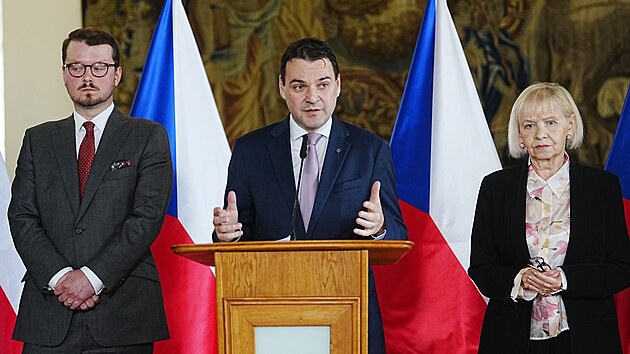 Ministr Petr Macinka představil svůj nov&yacute; ministersk&yacute; t&yacute;m poradců. (13. května 2026)