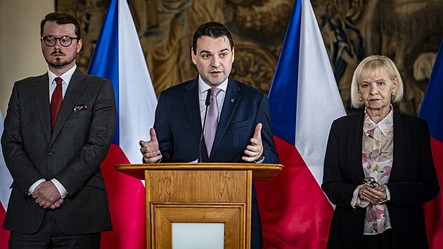 Ministr Petr Macinka představil svůj nov&yacute; ministersk&yacute; t&yacute;m poradců. (13. května 2026)