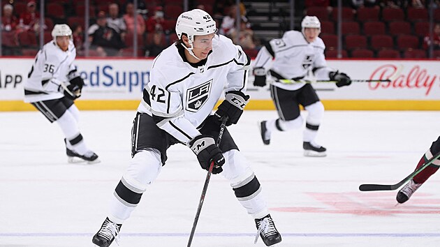 Slov&aacute;k Martin Chromiak v dresu LA Kings během př&iacute;pravn&eacute;ho utk&aacute;n&iacute;
