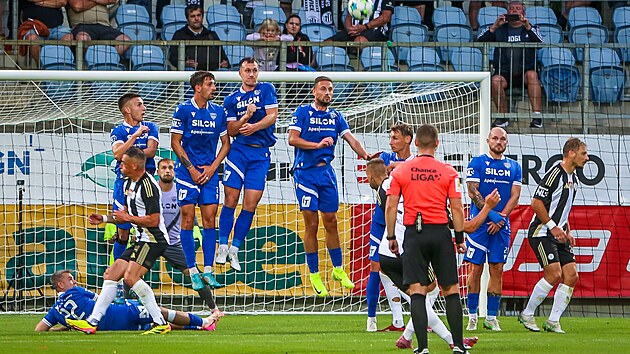 Fotbalisté druholigového Dynama hrají domácí zápasy na Střeleckém ostrově.