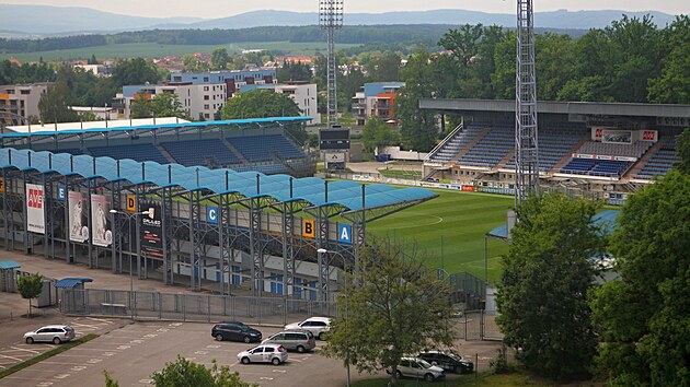 Fotbalisté druholigového Dynama hrají domácí zápasy na Střeleckém ostrově. Stadion patří městu.