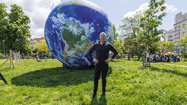 V Brně odstartovala vesm&iacute;rn&aacute; vzděl&aacute;vac&iacute; roadshow SpaceBuzz Tour 2026. Na sn&iacute;mku americk&yacute; astronaut Andrew Feustel. (18. května 2026)