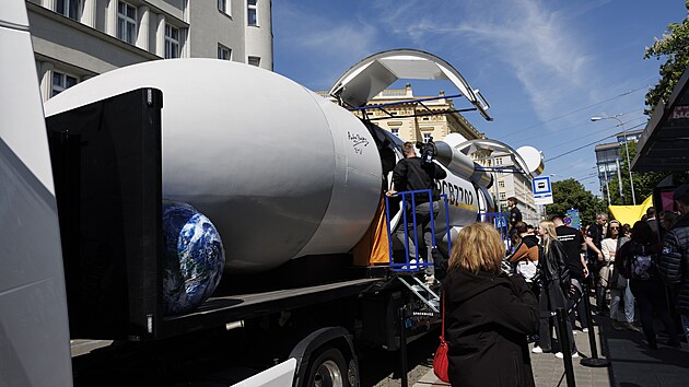 V Brně odstartovala vesm&iacute;rn&aacute; vzděl&aacute;vac&iacute; roadshow SpaceBuzz Tour 2026. (18. května 2026)