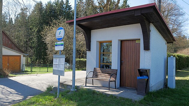 Knihobudka na okraji Kon&iacute;kova je jednou z mnoha, jimiž se Věcov a jeho m&iacute;stn&iacute; č&aacute;sti může pochlubit.