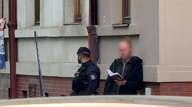 Policist&eacute; v Praze prověřovali auto. Na&scaron;li v něm pět k&yacute;blů marihuany, řidiče zadrželi. (15. května 2026)