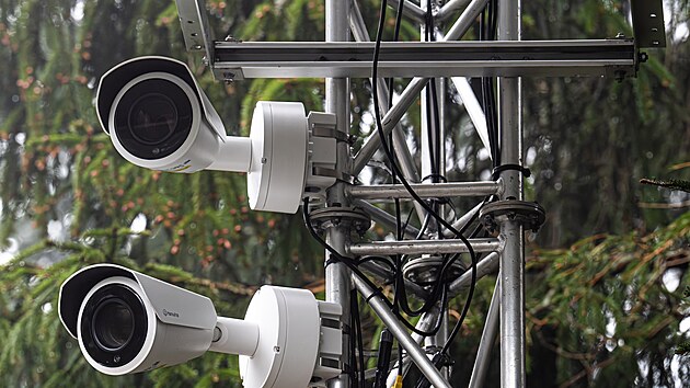 Spr&aacute;vci Krkono&scaron;sk&eacute;ho n&aacute;rodn&iacute;ho parku roz&scaron;&iacute;řili kamerov&yacute; telematick&yacute; syst&eacute;m o kamery nad Pec&iacute; pod Sněžkou. (14. května 2026)