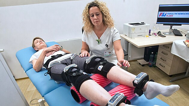 Fakultní nemocnice Plzeň představila nové Centrum robotické rehabilitace. Pacientům poskytuje vysoce specializovanou péči díky špičkovým technologiím zaměřeným na intenzivní neurorehabilitaci i obnovu motorických funkcí po těžkých úrazech či neurologických onemocněních. (19. května 2026)