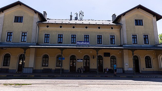 Nádražní budova Hostivice. (26. května 2026)