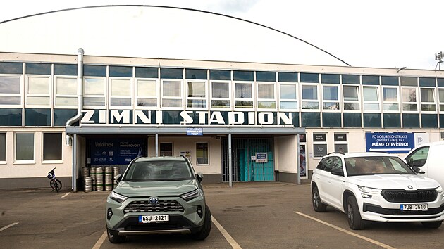 Městská budova zimního stadionu pochází ze 70. let minulého století.