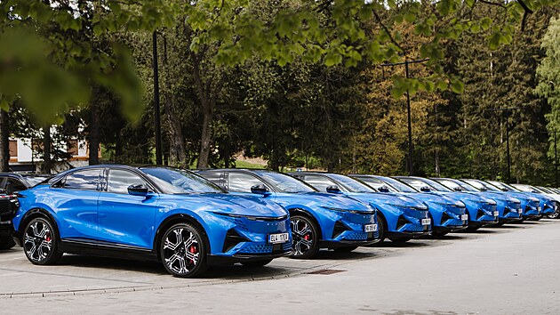 Alpine A390