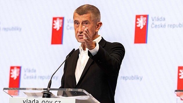 Tisková konference po jednání vlády. Na snímku hovoří premiér Andrej Babiš (ANO). (25. května 2026)