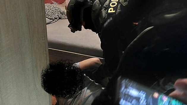 Dealery kokainu zadrželi kriminalisté ve spolupráci se zásahovou jednotkou.