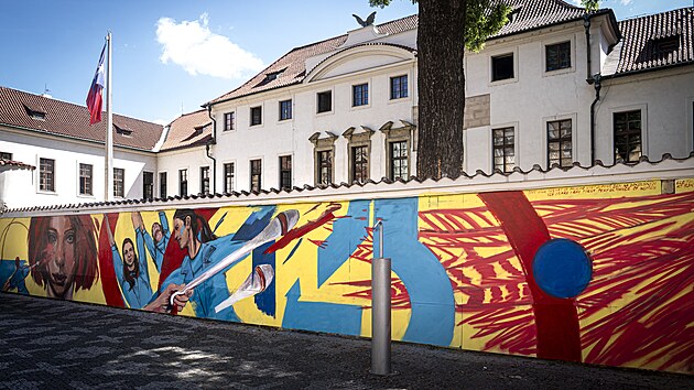 Slavnostní křest nového muralu Tyršova domu v Praze. Pro Českou obec sokolskou jej vytvořila streetartová umělkyně Toy Box. Nová malba vznikla k připomínce 125. výročí, kdy poprvé
na všesokolském sletu vystoupily ženy. Se skladbou s kužely se jich cvičení zúčastnilo přes 800. (28. května 2026)