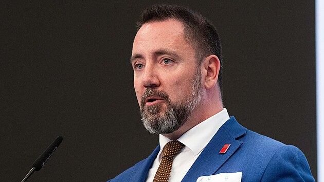 Ministr životního prostředí Igor Červený (Motoristé) na tiskové konferenci k představení podmínek Nová zelená úsporám (28. května 2026)