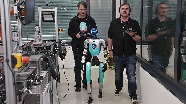 Ostravská VŠB-TUO představila svého prvního vlastního humanoidního robota.
