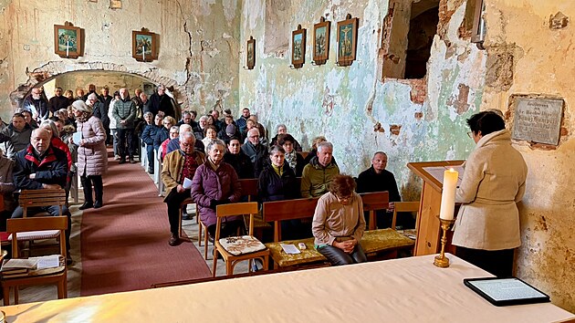 Kostel sv. Jana Křtitele v b&yacute;val&eacute; vsi Krabono&scaron; u hranic s Rakouskem pl&aacute;nuj&iacute; zvelebovat a opravovat. (22. května 2026)