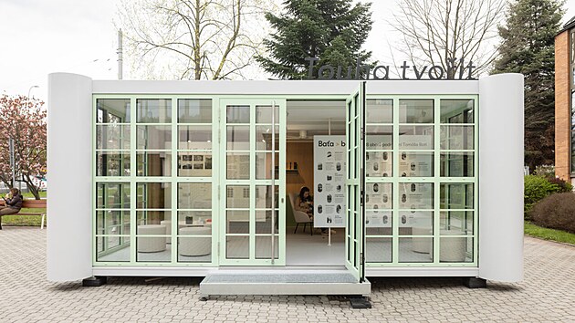 Putovn&iacute; City modul Baťův svět můžete vidět na zast&aacute;vk&aacute;ch po česk&yacute;ch a slovensk&yacute;ch městech. Expozice uvnitř buňky připom&iacute;n&aacute; baťovskou architekturu, ale předev&scaron;&iacute;m odkaz a filozofii Tom&aacute;&scaron;e Bati. Letos uplynulo 150 let od jeho narozen&iacute;. V&yacute;robcem je firma Koma modular. (duben 2026)