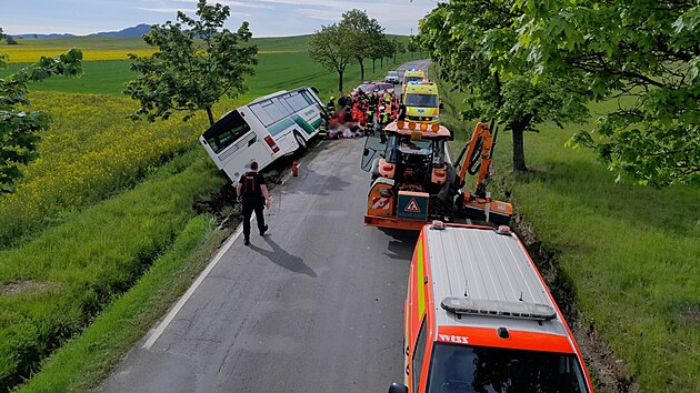 Nehoda autobusu na Rokycansku si vyž&aacute;dala několik lehce zraněn&yacute;ch. (20. května 2026)