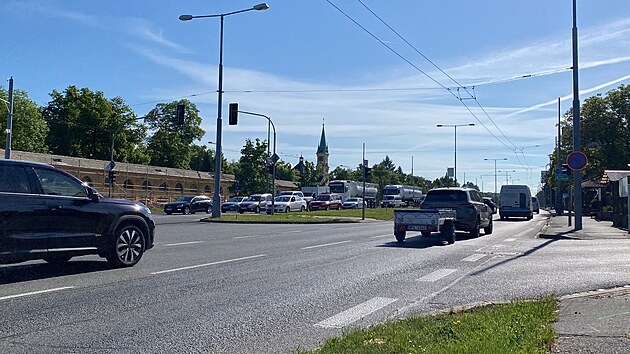 Stavbaři se pustí do modernizace poslední části ejpovického dálničního přivaděče, který ještě neprošel rekonstrukcí. V pondělí 25. května začnou omezení a práce na samém okraji Plzně. (22. května 2026)