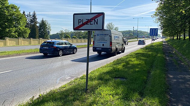 Stavbaři se pustí do modernizace poslední části ejpovického dálničního přivaděče, který ještě neprošel rekonstrukcí. V pondělí 25. května začnou omezení a práce na samém okraji Plzně. (22. května 2026)