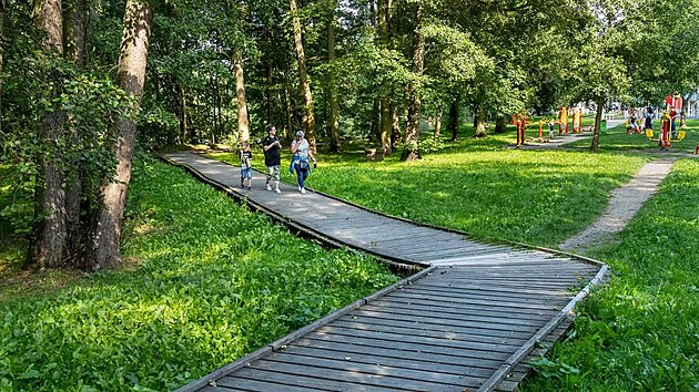 Are&aacute;l pod chebsk&yacute;m hradem, takzvan&aacute; Krajinka, letos slav&iacute; rovn&aacute; dvě desetilet&iacute; existence.