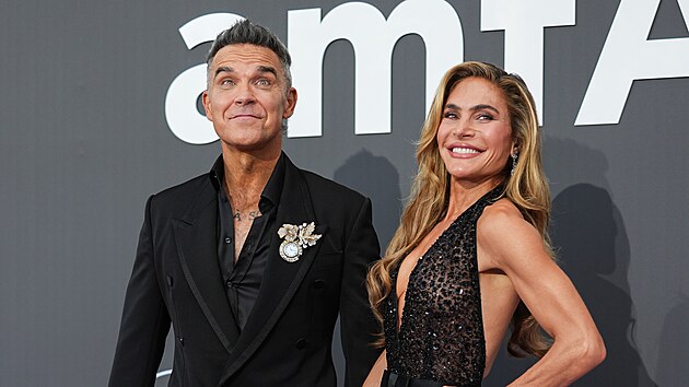 Robbie Williams a Ayda Fieldová na amfAR Cinema Against AIDS v Cap d’Antibes (21. května 2026)
