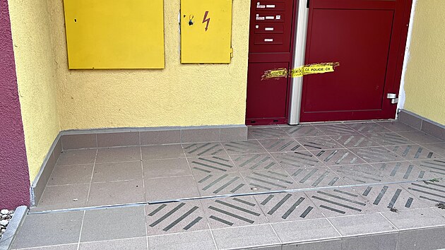 Panelov&yacute; dům v Čelakovsk&eacute;ho ulici v Chomutově (květen 2026)