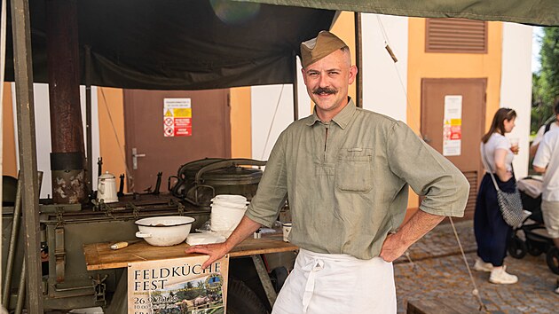 Předseda Klubu vojenské historie Chotěbuz Ján Labák na Festivalu vojenských kuchyní v Olomouci. (30. května 2026)