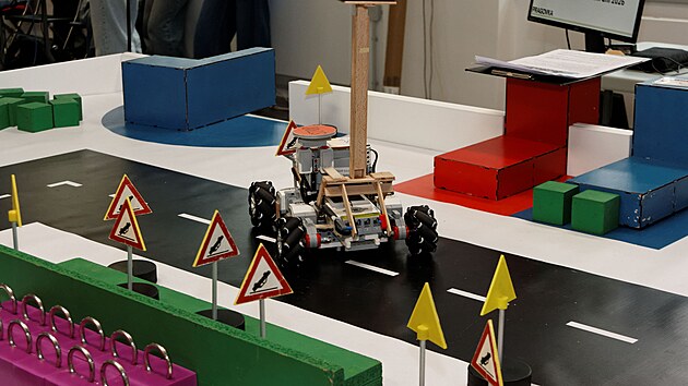 Roboti tu byli stavění od základu až po stavebnice.