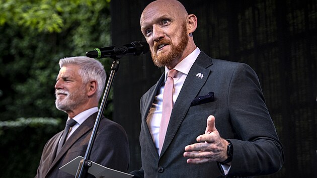 Britský velvyslanec Matt Field pořádá na britském velvyslanectví oslavu krále Karla III. (9. června 2026)