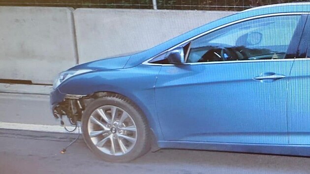 Auto se střetlo s chodkyní na výpadovce na Lišov. Mladá žena na místě zemřela.