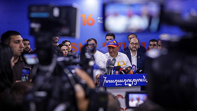 Arménský premiér Nikol Pašinjan se stal vítězem parlamnetních voleb. (8. června 2026)