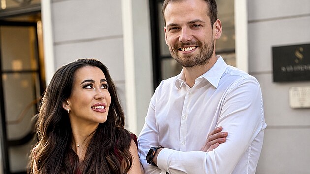 Kompletně novou s&eacute;rii exkluzivn&iacute;ch dezertů pro jihlavskou kav&aacute;rnu navrhla Eli&scaron;ka Hlav&aacute;čov&aacute;, v&iacute;tězka popul&aacute;rn&iacute;ho televizn&iacute;ho profesn&iacute;ho pořadu Peče cel&aacute; země.
