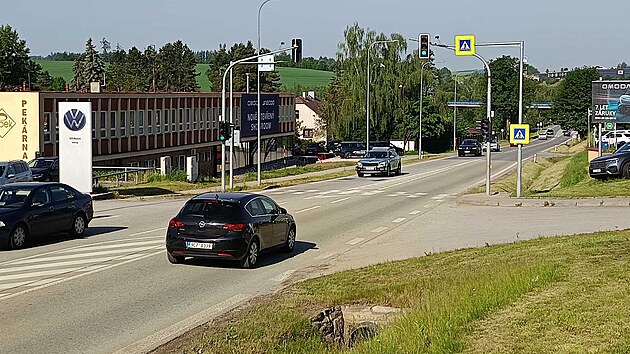 Rekonstrukce průtahu městem by měla zač&iacute;t na jeho z&aacute;padn&iacute;m okraji. Jako prvn&iacute; přijde na řadu Žižkova ulice (na sn&iacute;mku), kter&aacute; patř&iacute; k nejvyt&iacute;ženěj&scaron;&iacute;m ulic&iacute;m Jihlavy. (2. června 2026)
