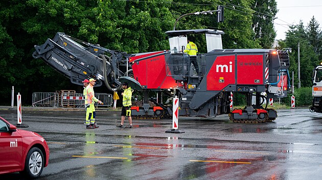 Oprava silnice u prodejny Lidl na třídě Tomáše Bati ve Zlíně způsobila velké dopravní komplikace. (1. červen 2026)