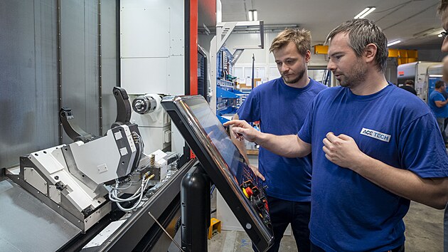 Stroj&iacute;rensk&aacute; firma Ace-Tech s&iacute;dl&iacute; v průmyslov&eacute;m are&aacute;lu Rybn&iacute;ky ve Zl&iacute;ně. (květen 2026)