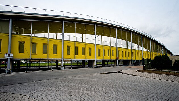 Nov&yacute; tr&eacute;ninkov&yacute; objekt v are&aacute;lu atletick&eacute;ho stadionu v Plzni-Skvrňanech. Jde &uacute;dajně o evropsky unik&aacute;tn&iacute; stavbu s tartanem na obloukov&eacute; stře&scaron;e. (3. června 2026) 