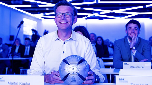 Šéf ODS Martin Kupka a stínový ministr zdravotnictví Štěpán Slovák na ideové konferenci ODS. (13. června 2026)
