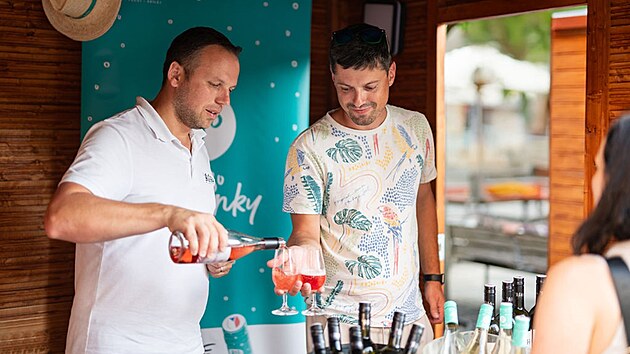 Začátek Dne bublinek na Moravském náměstí v centru Brna bude letos až odpoledne, startuje se v pátek 19. června od 15 hodin.