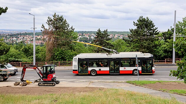 Zku&scaron;ebn&iacute; j&iacute;zda trolejbusu linky 53 na Strahov. (12. června 2026)