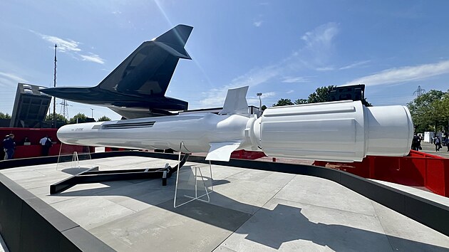 Veletrh obranné techniky Eurosatory v Paříži představil zbraně a obranné systémy inspirované ukrajinskou válečnou zkušeností. (17. června 2026)