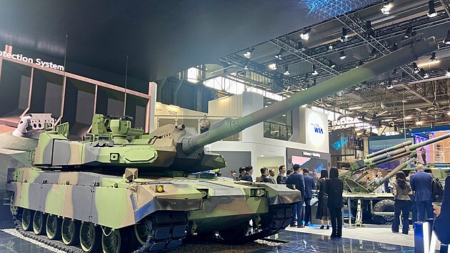 Veletrh obranné techniky Eurosatory v Paříži představil zbraně a obranné systémy inspirované ukrajinskou válečnou zkušeností. (17. června 2026)