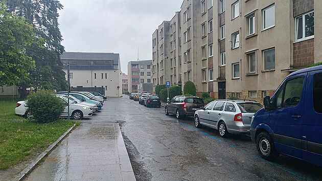 Radnice v Havlíčkově Brodě plánuje modernizaci spodní části Smetanova náměstí, záměr za půl milionu korun však vyvolal vlnu kritiky u opozičních Pirátů, kterým vadí způsob zadání zakázky bez konzultace s veřejností či architekty.