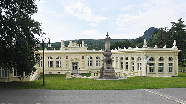 Hlavní budova Bílinské kyselky, ve které se nachází i nové muzeum. (červen 2026)