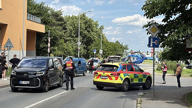 V Praze srazil mladík dívku, na místě zasahovaly složky IZS. (18. června 2026)