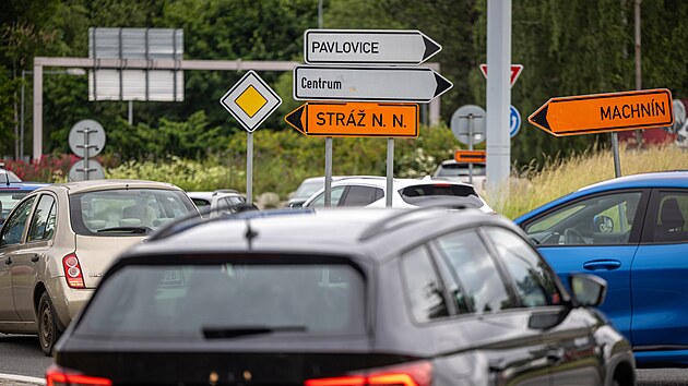 Na jednom z nejvyt&iacute;ženěj&scaron;&iacute;ch dopravn&iacute;ch uzlů v Liberci začala oprava mostů a s n&iacute; spojen&aacute; dopravn&iacute; omezen&iacute;. (15. června 2026)