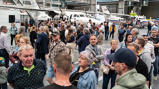 Kunovick&aacute; firma Aircraft Industries slav&iacute; letos 90 let od založen&iacute;. Den otevřen&yacute;ch dveř&iacute; přil&aacute;kal do z&aacute;vodu tis&iacute;ce n&aacute;v&scaron;těvn&iacute;ků. (červen 2026)
