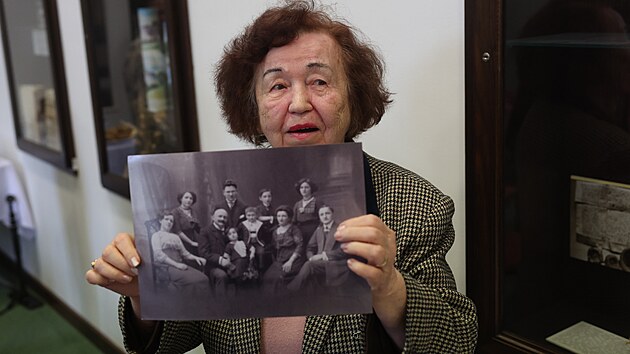 Badatelka Libuše Salomonovičová darovala Archivu města Ostravy jedinečnou soukromou kartotéku židovských obyvatel z Ostravska. (11. června 2026)