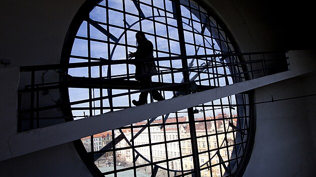 Hodiny na kostele Nejsvětějšího Srdce Páně mají v průměru 7,5 metru.