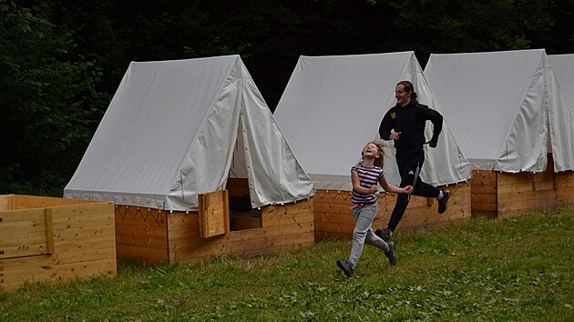 Letní tábory pořádají přibyslavští skauti pravidelně. Letos poprvé však budou hostit i své přátelé z partnerského města v Nizozemsku.